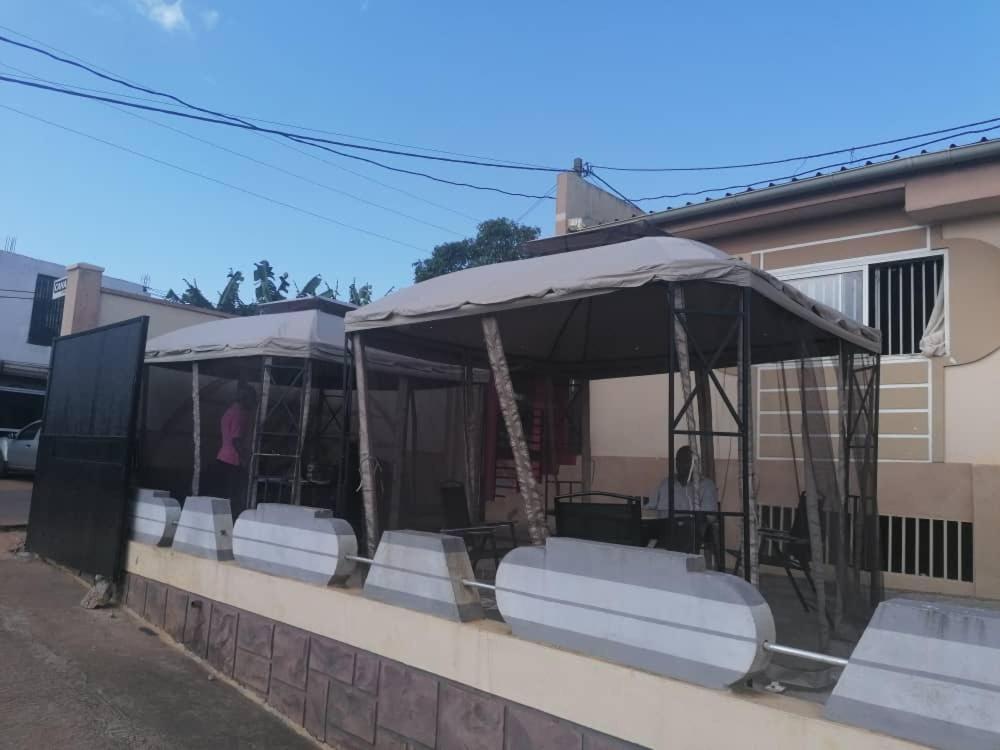 Hotel La Couronne Rw Yaoundé Dış mekan fotoğraf